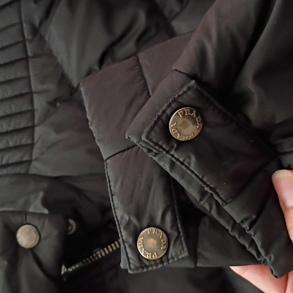 AUTHENTIC PRADA Nylon Puffer Jacket with triangle logo size 44 (US M) EUC - Picture 17 of 17